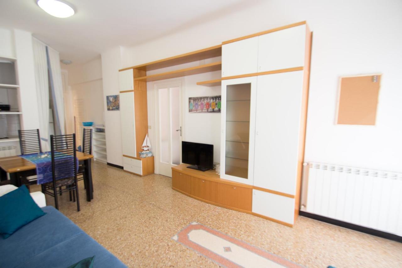 Grande Bilocale Con Giardino E Posto Auto Privato Comodo Al Mare Варацце Экстерьер фото